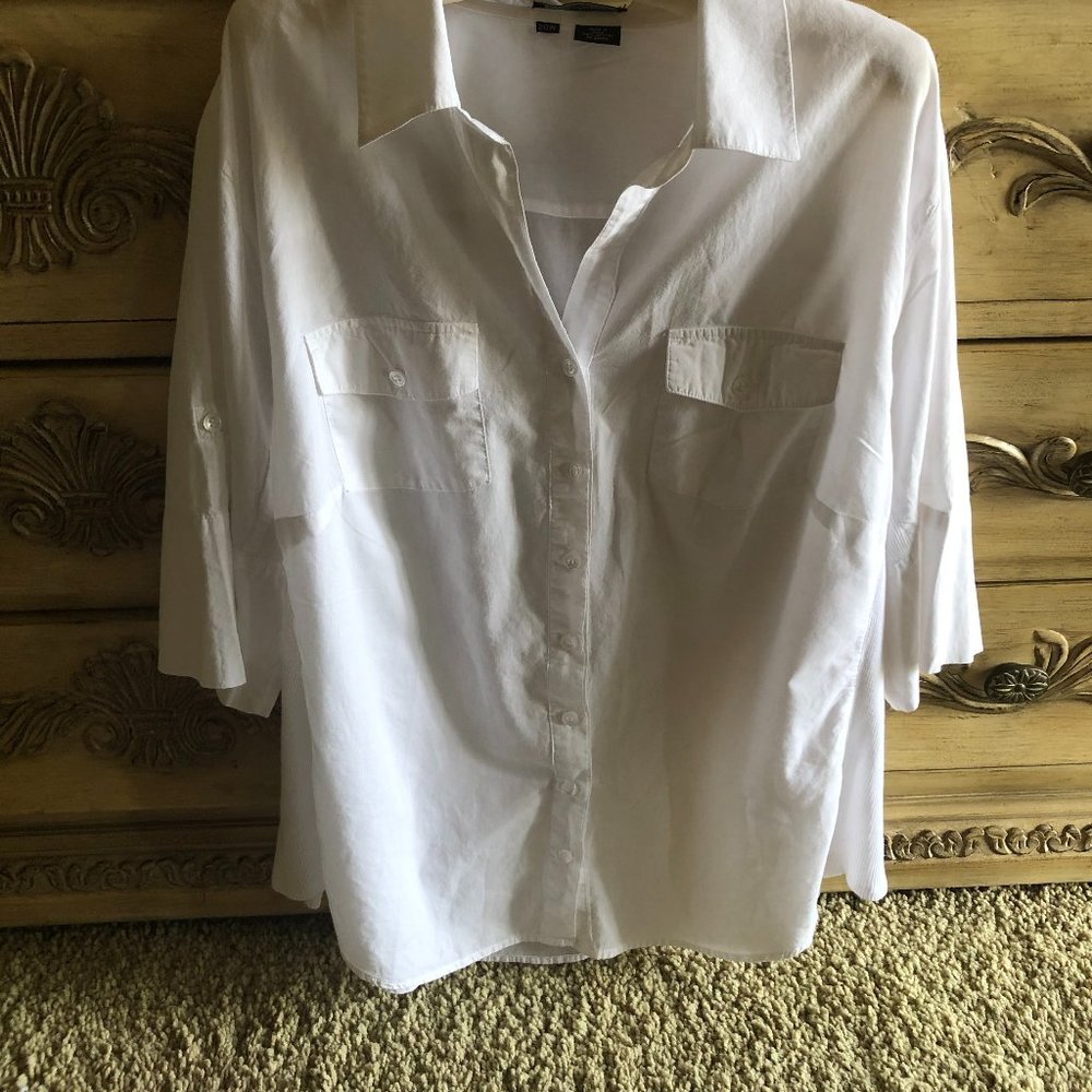Plus Size Women's White Cotton Button-down Blouse